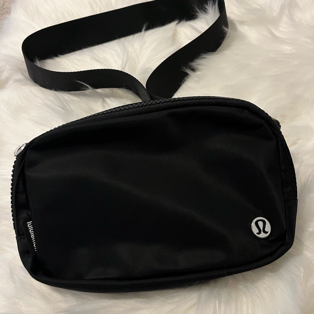 Lululemon belt bag